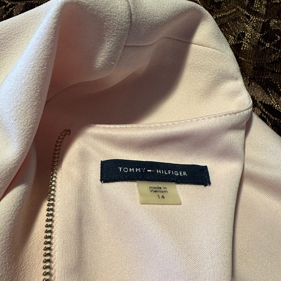 Tommy Hilfiger - Picture 3 of 7